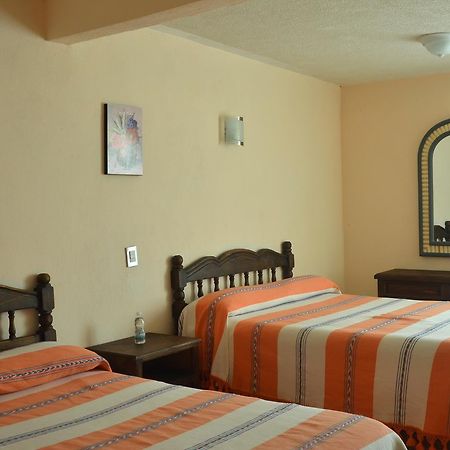 Hotel Restaurante Los Arcos Tlalpujahua de Rayón Exteriör bild